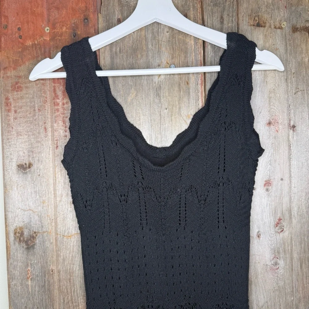 Luxely Wilder Sleeveless V-Neck Knit Midi Scalloped Hem Dress Black S